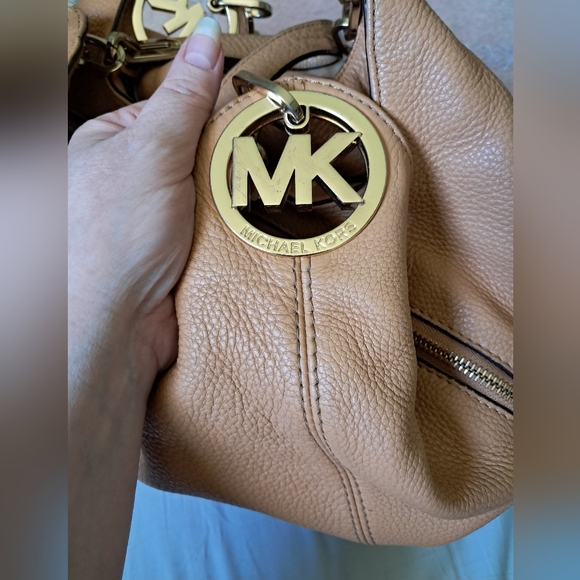 Michael Kors Caramel Colored Fulton Large Leather Shoulder Bag - Picture 5 of 16